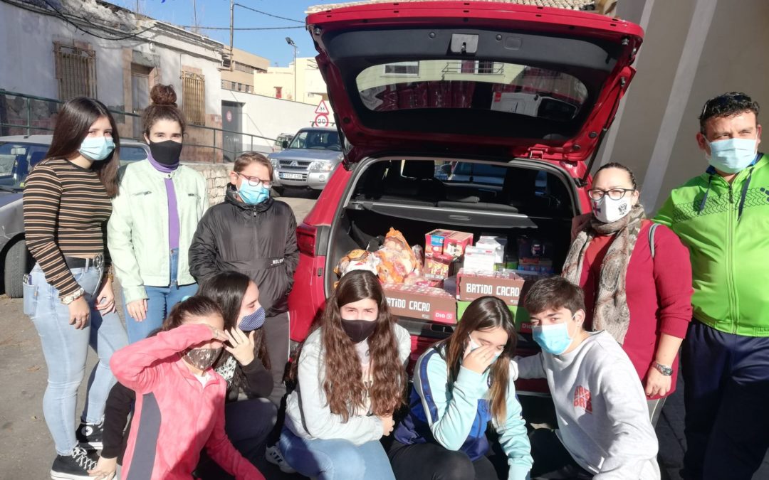 RECOGIDA DE ALIMENTOS DE LOS JÓVENES DE SANTA ISABEL